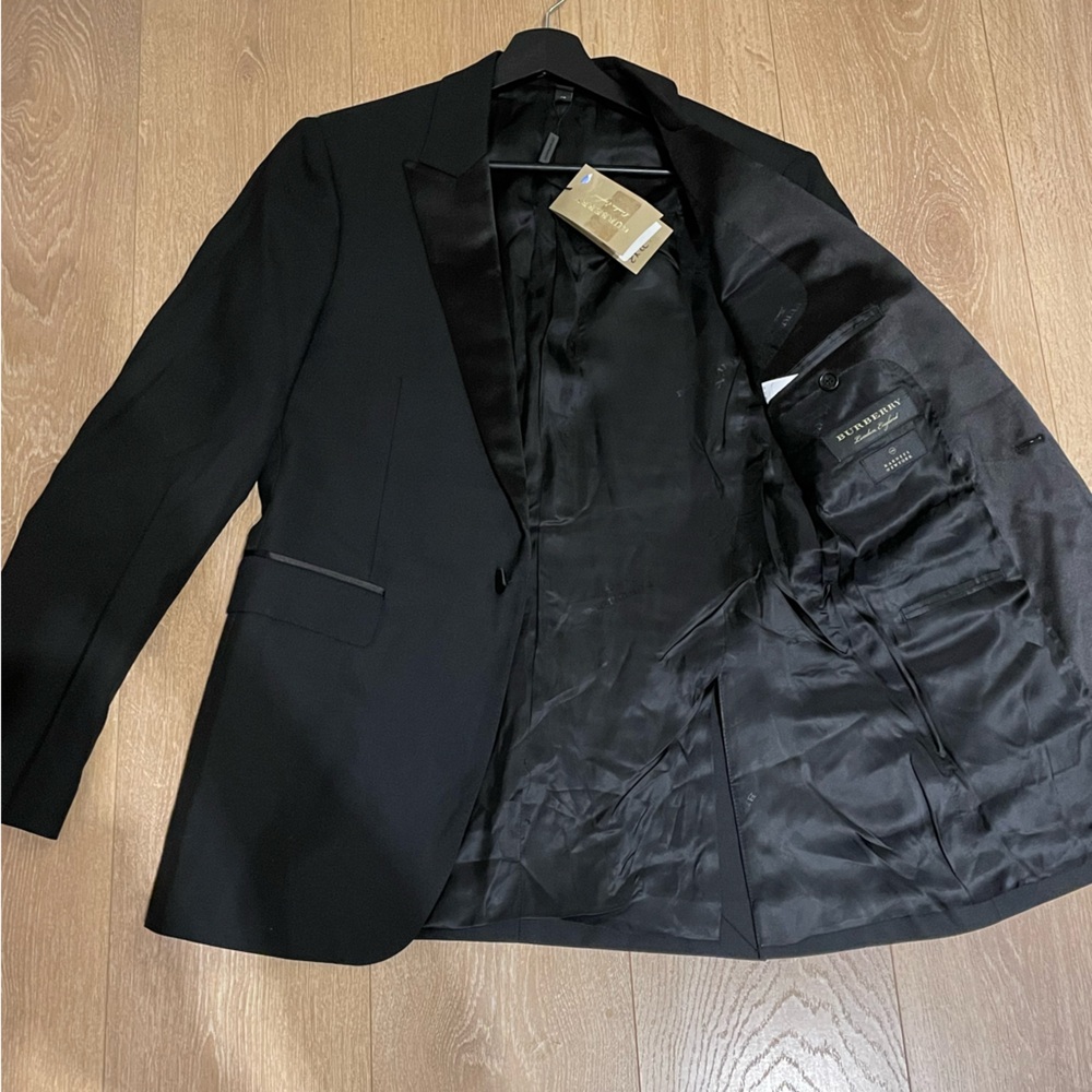 Black Burberry tuxedo blazer size 48 new with tags shown